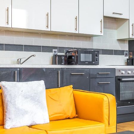 Spacious City Centre Apartment - Sleeps 8 리버풀 외부 사진