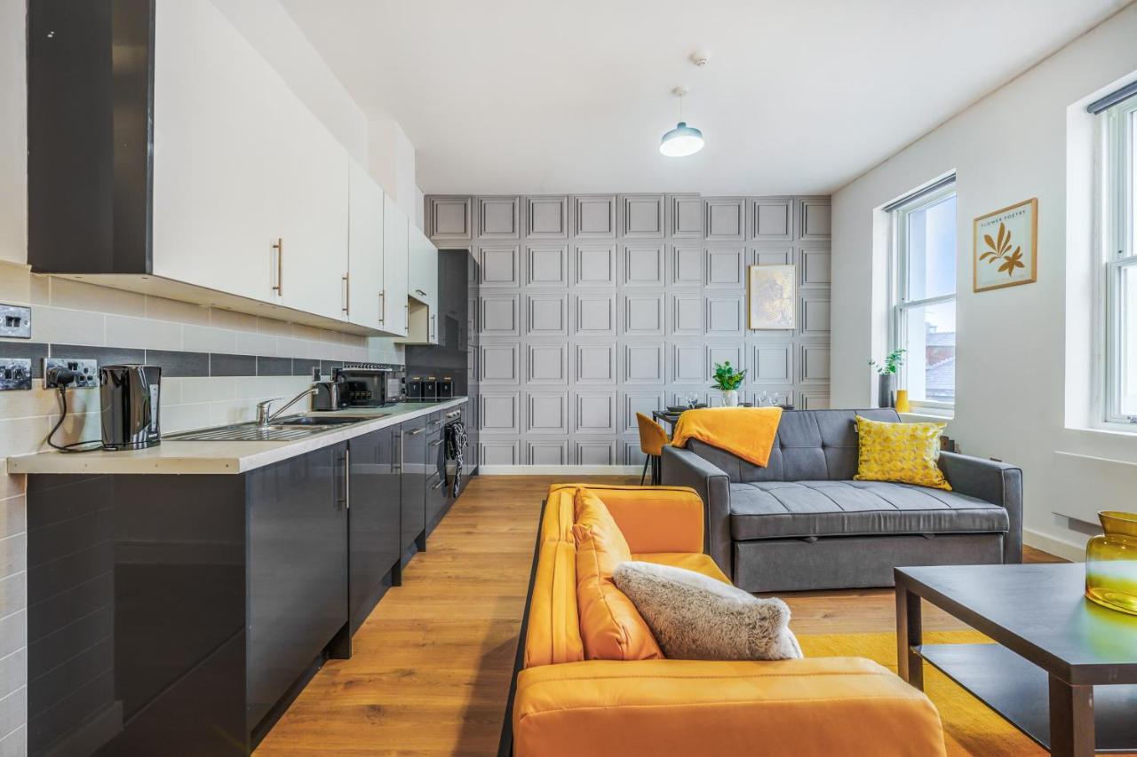 Spacious City Centre Apartment - Sleeps 8 리버풀 외부 사진
