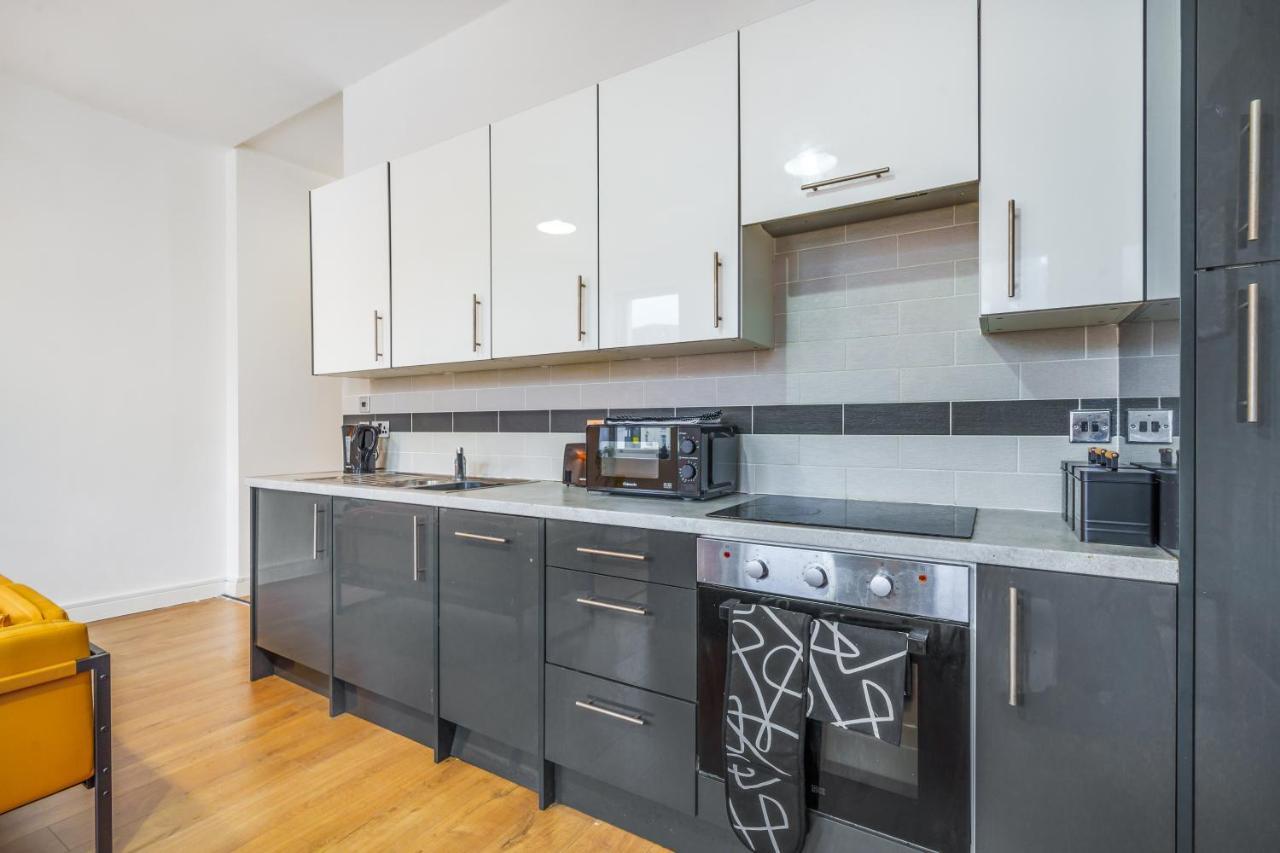 Spacious City Centre Apartment - Sleeps 8 리버풀 외부 사진